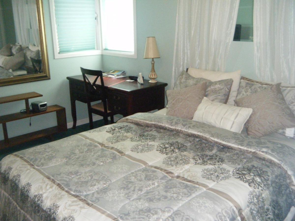 Beds By The Bridge Bed & Breakfast Kelowna Rom bilde