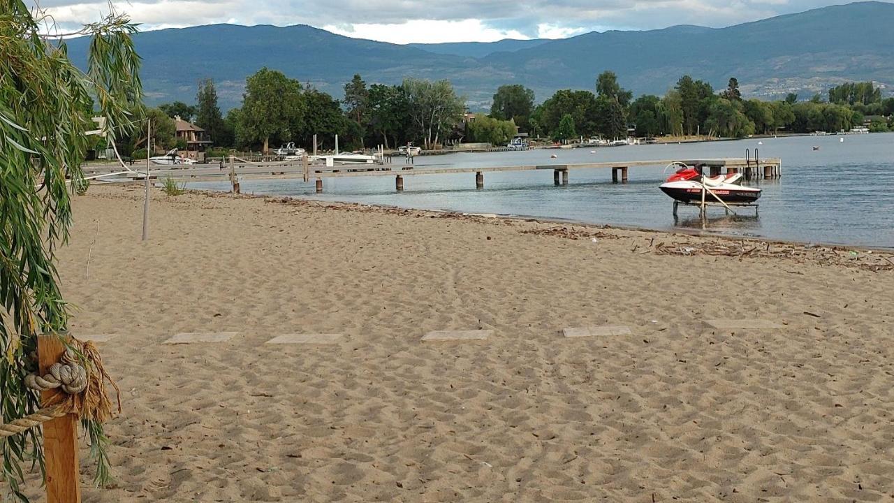 Beds By The Bridge Bed & Breakfast Kelowna Eksteriør bilde